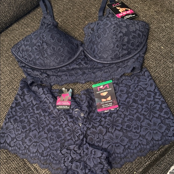 Maidenform Navy Lace Bra and Panty Set - Picture 1 of 8